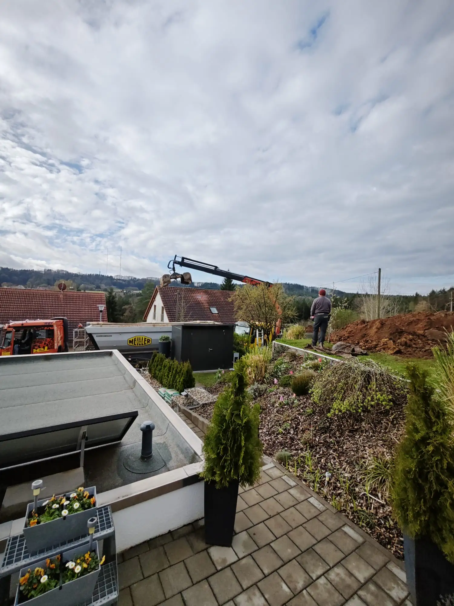 Gartengestaltung dem Kranbagger