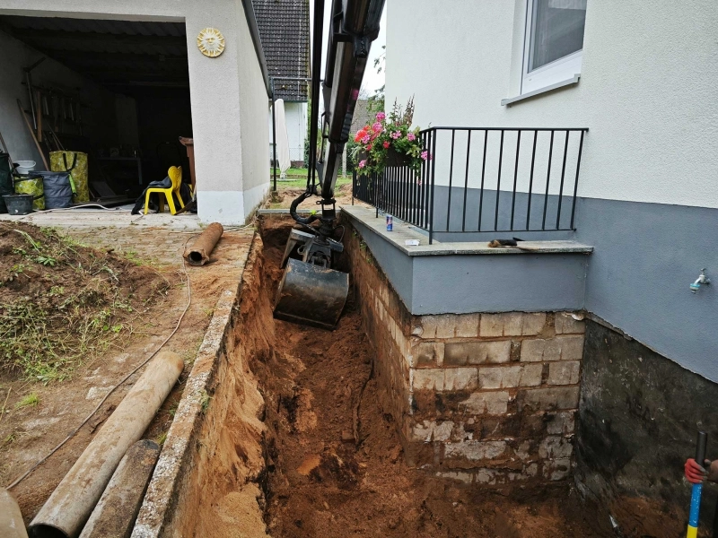 Baggerarbeiten für Rohrverlegung Baggerbetrieb Franken